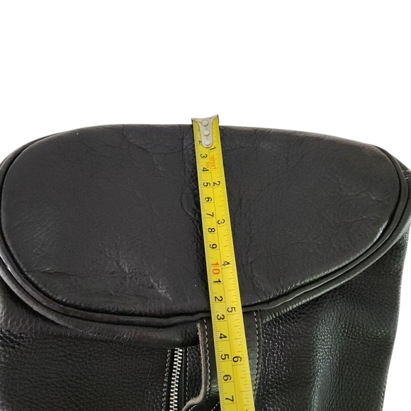 ROOTS Vintage Genuine Leather Black Drawstring Backpack - Picture 11 of 13